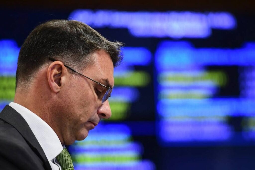 Flávio Bolsonaro admitiu encontro com Vorcaro em novembro
Crédito: Saulo Cruz/Agência Senado